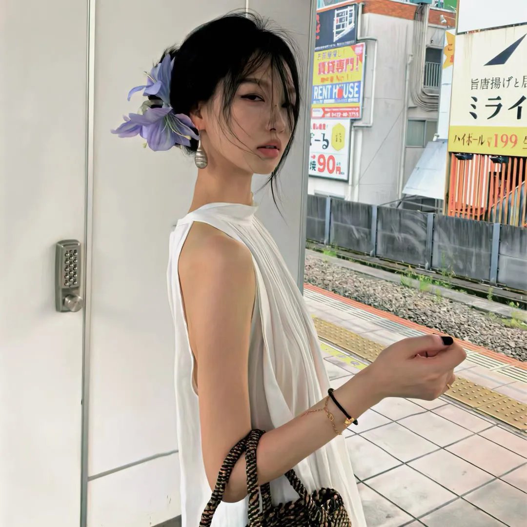 有色彩的女子